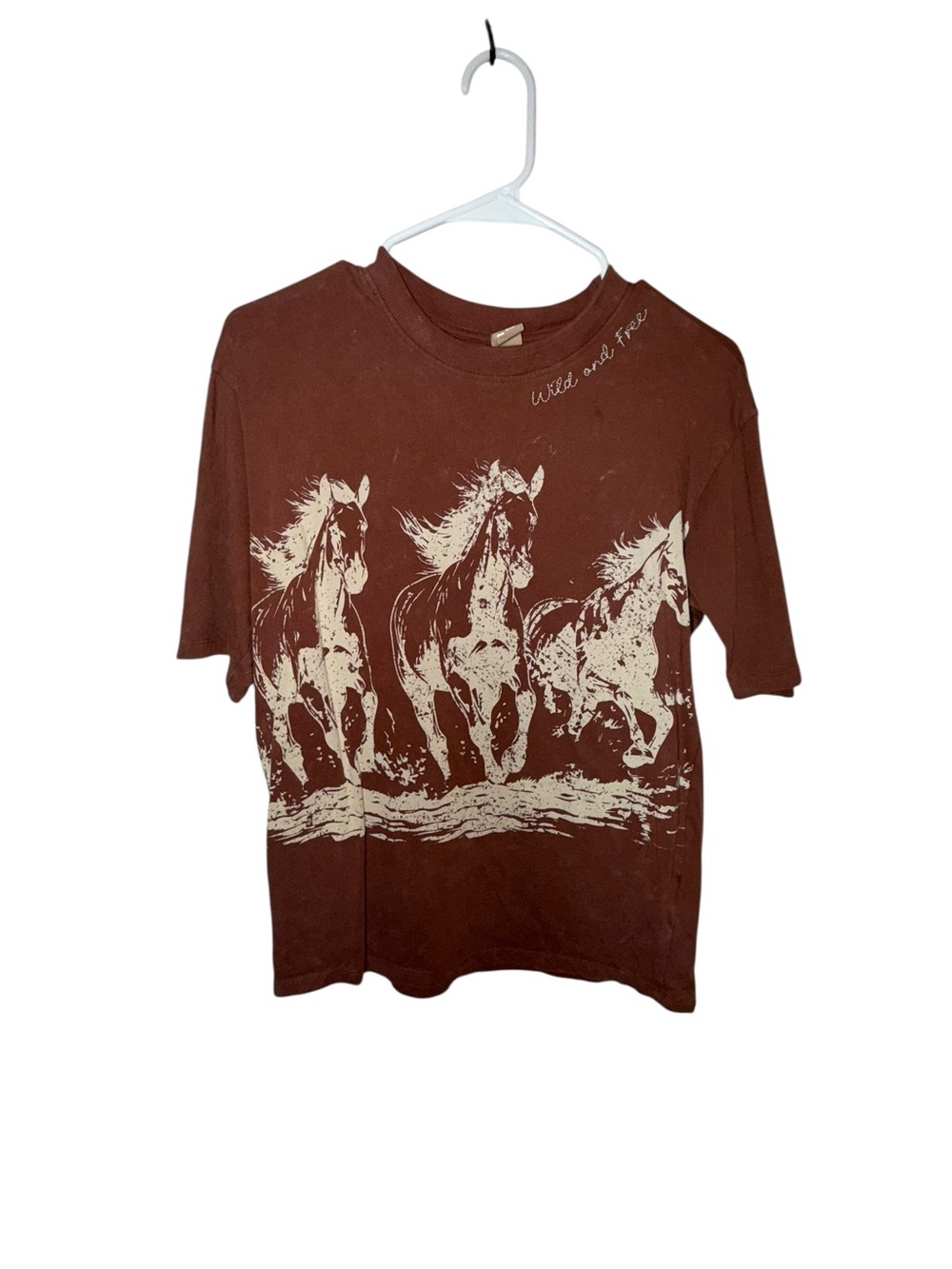 Brown 'Wild and Free' Horse Graphic Tee